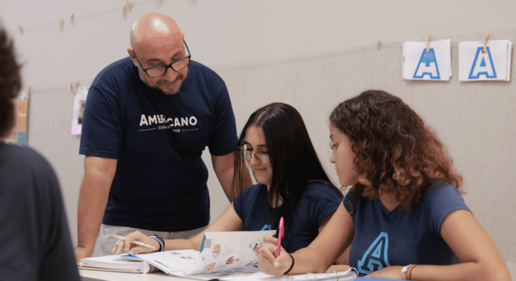 Currículo bilíngue autoral (1)
